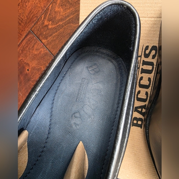 Classic Black Men's Loafers - Picture 8 of 11